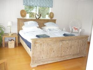 Postel nebo postele na pokoji v ubytování Enevägen 9