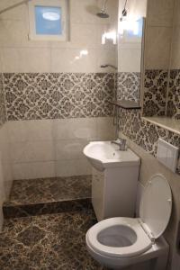 Phòng tắm tại Misha +7 ảnh