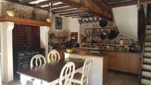A cozinha ou cozinha compacta de Le Moulin du Cluzeau