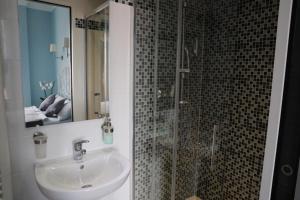 Phòng tắm tại Apartments Monaco