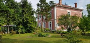 Gallery image of Manoir de Tireveste in Lesperon