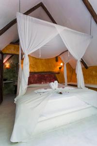 Gallery image of Hotel Hacienda Tijax Jungle Logde in Rio Dulce