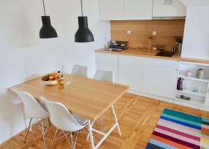 Kuchyň nebo kuchyňský kout v ubytování Apartments Milic