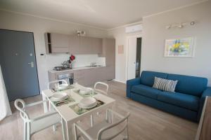 Kuchyňa alebo kuchynka v ubytovaní Italianflat - Maison du Lac