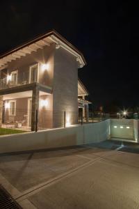 Bazén v ubytovaní Italianflat - Maison du Lac alebo v jeho blízkosti