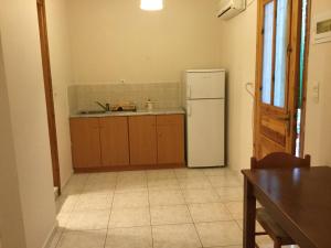 Kuchyň nebo kuchyňský kout v ubytování ntinas house