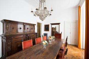 A seating area at Villa Martelli