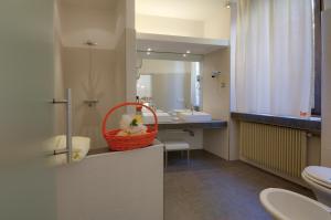 Ένα μπάνιο στο Sembenini Palace +49 φωτογραφίες