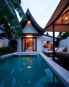 Bazén v ubytování SALA Samui Choengmon Beach Resort nebo v jeho okolí