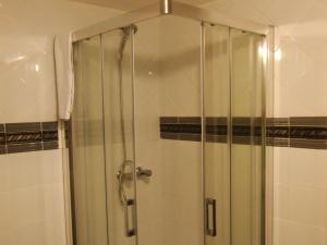 A bathroom at Apartamento Marina Nacional Még 9 kép