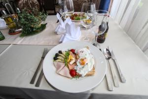 Φαγητό σε αυτός ο ξενώνας ή κάπου εκεί κοντά