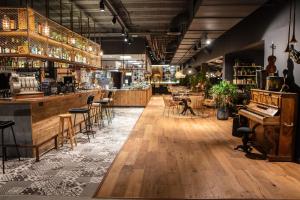 Lounge nebo bar v ubytování Novotel Avignon Nord