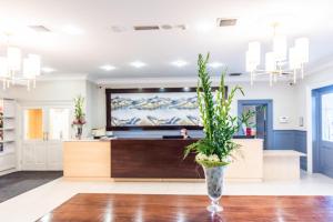 A cozinha ou kitchenette de Clonakilty Park Hotel
