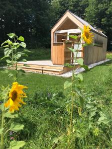 A garden outside refugium am see