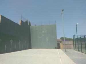 Tenis a/nebo squash v ubytování Ca La Serrana nebo okolí