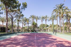 Tennis ja/või seinatennis majutusasutuses El Oasis Villa Resort või selle läheduses