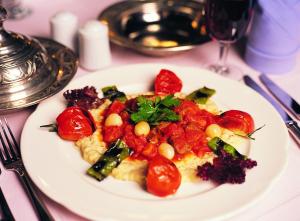 Menjar a l'hotel o a prop