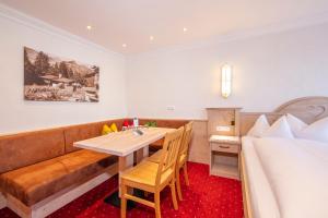 Posedenie v ubytovaní Hotel Serles