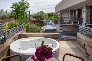 A balcony or terrace at KB Ammos