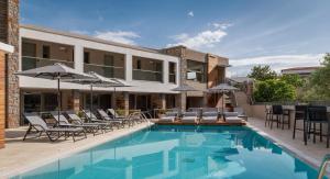 The swimming pool at or close to KB Ammos