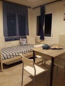Posezení v ubytování Atrium - Lafkos + 34 fotografií