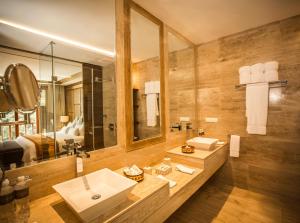 Um banheiro em Sumaq Machu Picchu Hotel