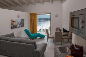 O zonă de relaxare la Exclusive Suites Riva