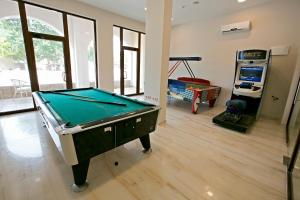 Herní místnost v ubytování Royal Grand Hotel and Spa - All Inclusive and Free beach accsess + 53 fotografií