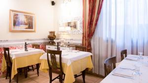 Restaurace v ubytování Hotel Sicilia