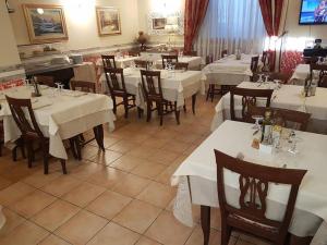 Restaurace v ubytování Hotel Sicilia