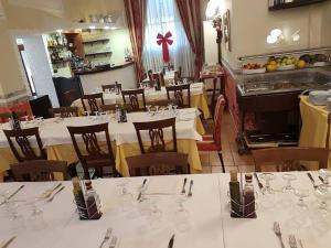 Restaurace v ubytování Hotel Sicilia
