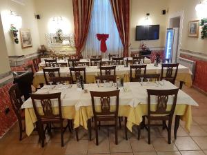 TV a/nebo společenská místnost v ubytování Hotel Sicilia