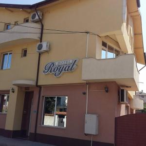 The building in which a szállodákat is located