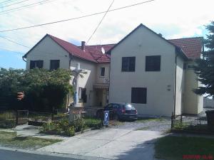 Budova, kde se bed and breakfast nachází