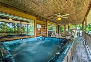 Bassein majutusasutuses Nantahala Cabins või selle lähedal