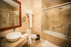Um banheiro em Sumaq Machu Picchu Hotel