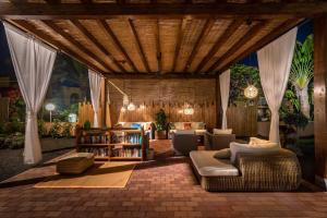 A seating area at Club Vista Serena