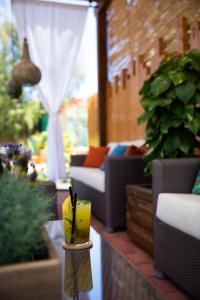 A seating area at Club Vista Serena