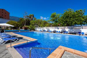 Hotel Panoramica Garden tesisinde veya buraya yakın yüzme havuzu