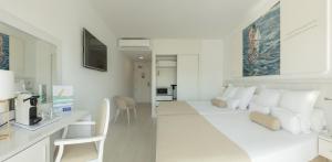 Kuchyň nebo kuchyňský kout v ubytování Villa Luz Design & Art Hotel