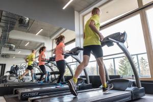 Posilňovňa alebo fitness centrum v ubytovaní Rezydencja Nosalowy Dwór