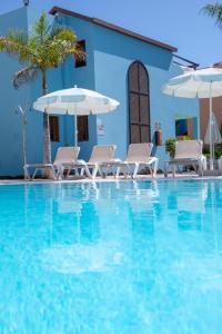 The swimming pool at or close to Club Vista Serena
