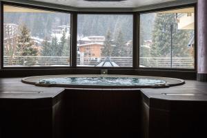 Foto dalla galleria di Design Oberosler Hotel a Madonna di Campiglio
