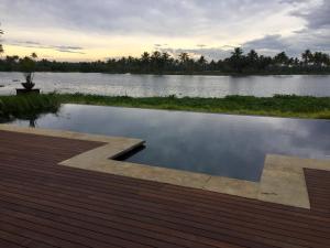 Výhled na řeku, která protéká v blízkosti bed and breakfast