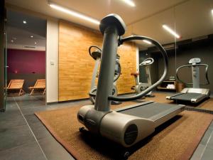 Fitness centrum a/nebo fitness zařízení v ubytování mOdus Hotel