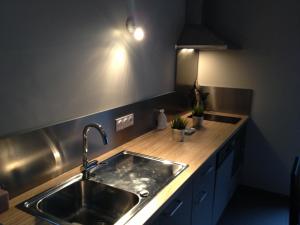 Cuisine ou kitchenette dans l'établissement Demeure & Dépendance - Chambres d'hôtes depuis 2012