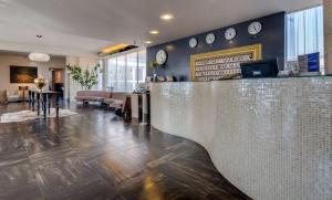 The lounge or bar area at Best Western Plus Hotel Farnese