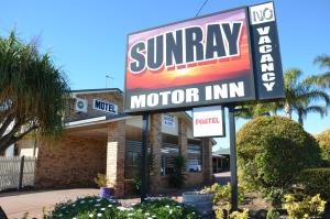 
a sign that is on the side of a building at Sunray Motor Inn in Toowoomba
