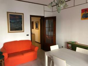 A seating area at Suite Paolo