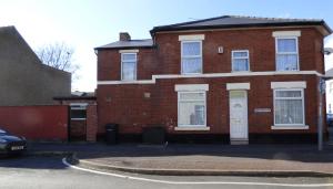Gallery image of PearTree House in Derby